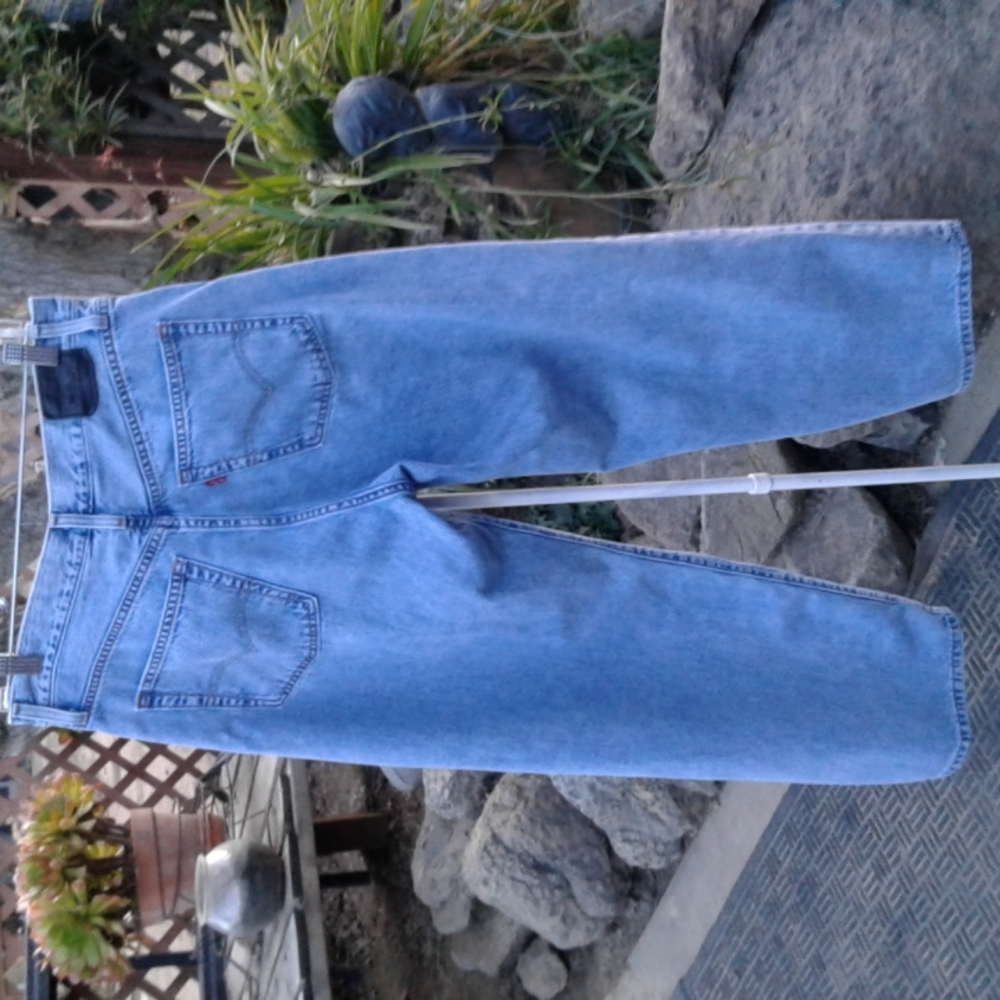 Women's Levi's size 30 blue good condition leg and seam 28 in